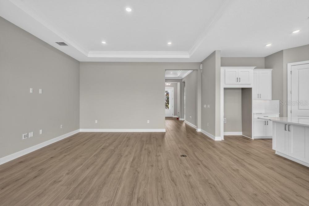 998 Tassleflower Trl Property Photo 9