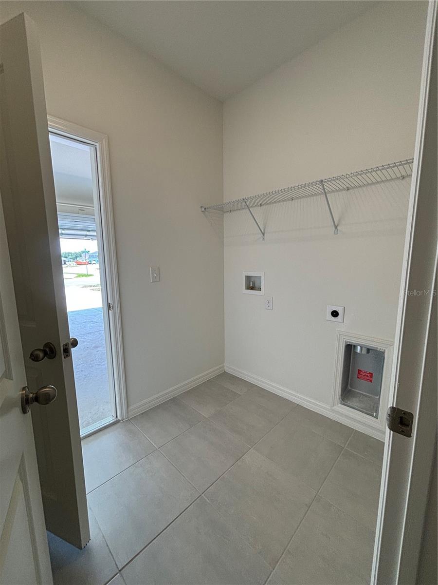 2734 Raindrop Run St Property Photo 6