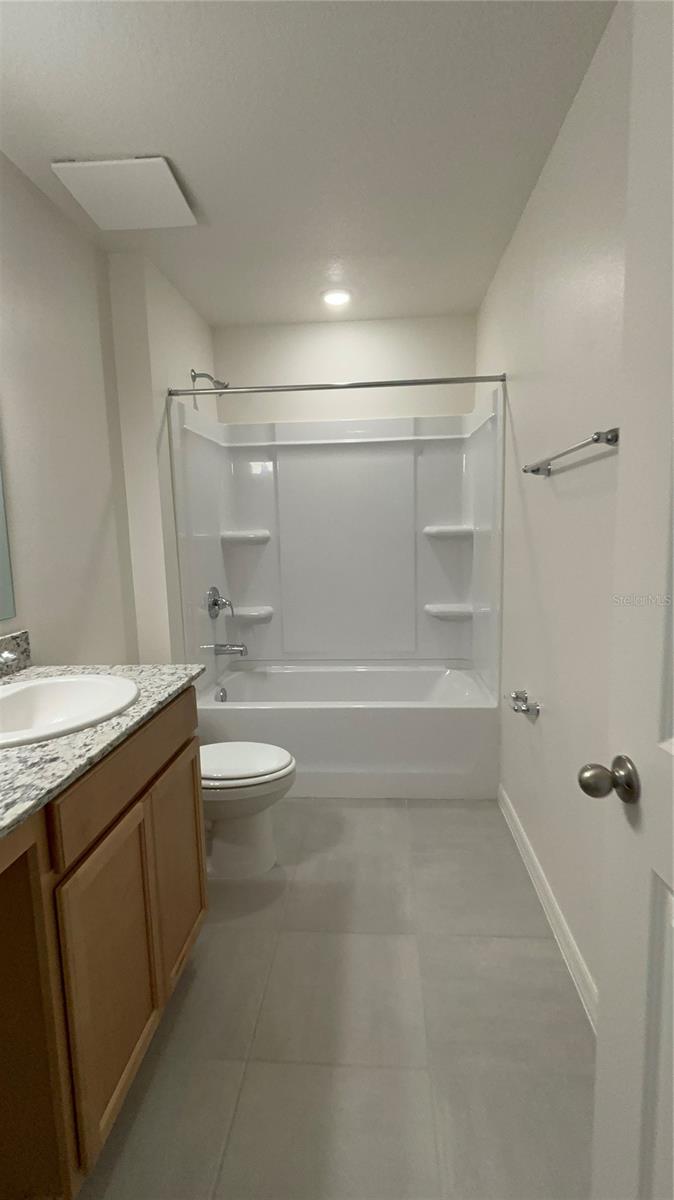2734 Raindrop Run St Property Photo 32