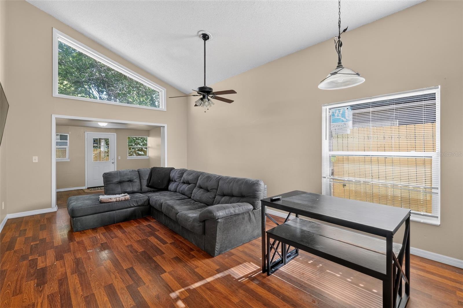 1243 Pin Oak Dr Property Photo 5