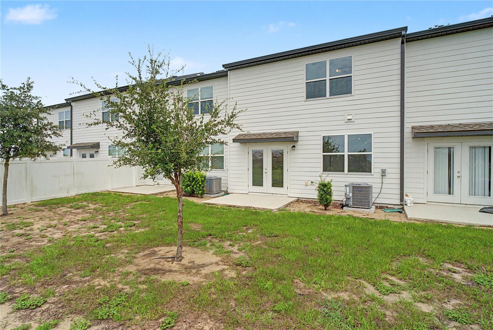 221 Mandovi St Property Photo 32