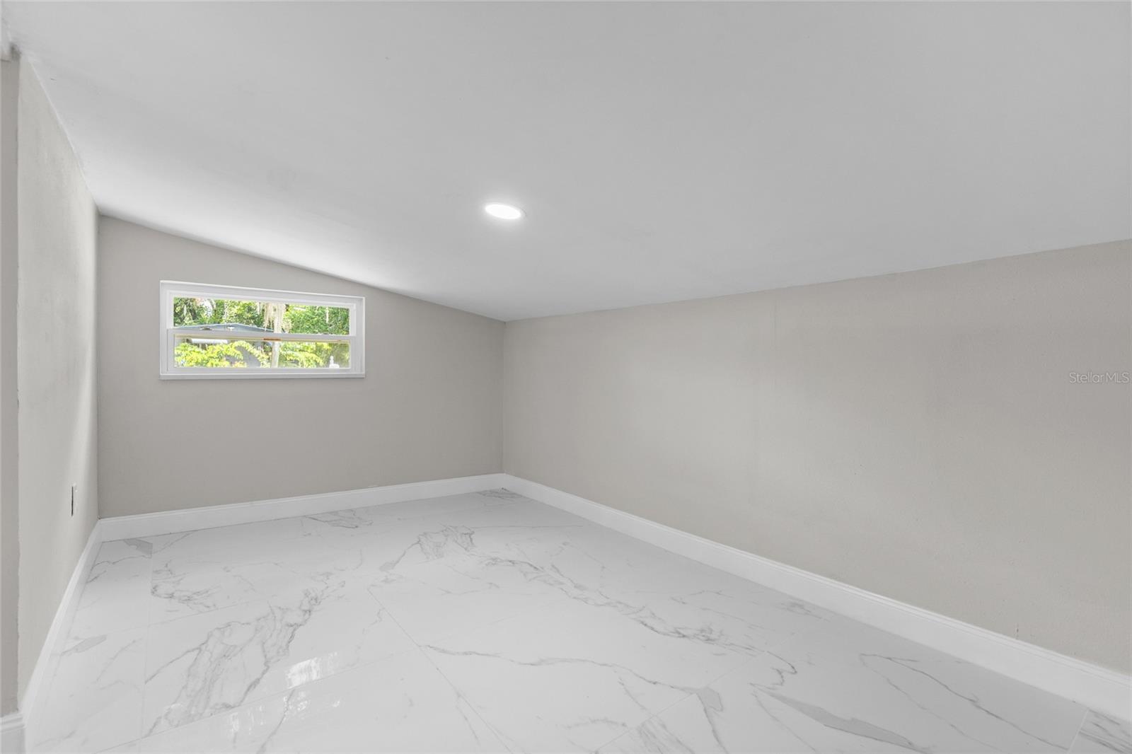 1375 Lake Dr Property Photo 25
