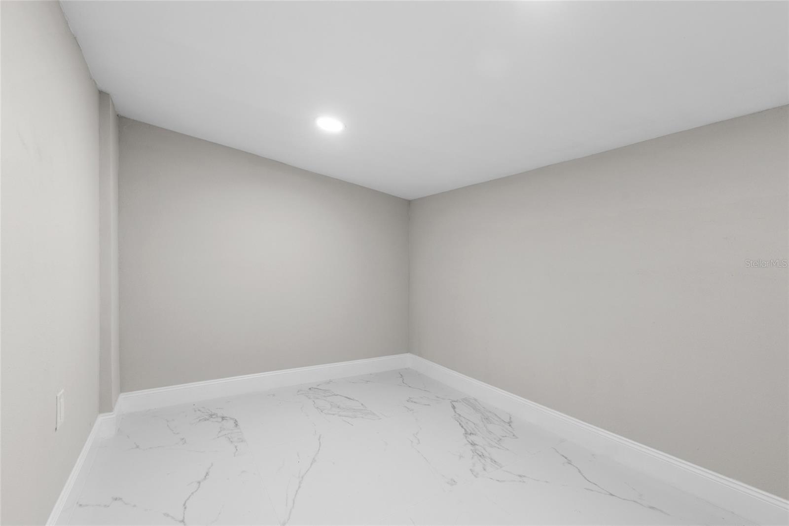 1375 Lake Dr Property Photo 27