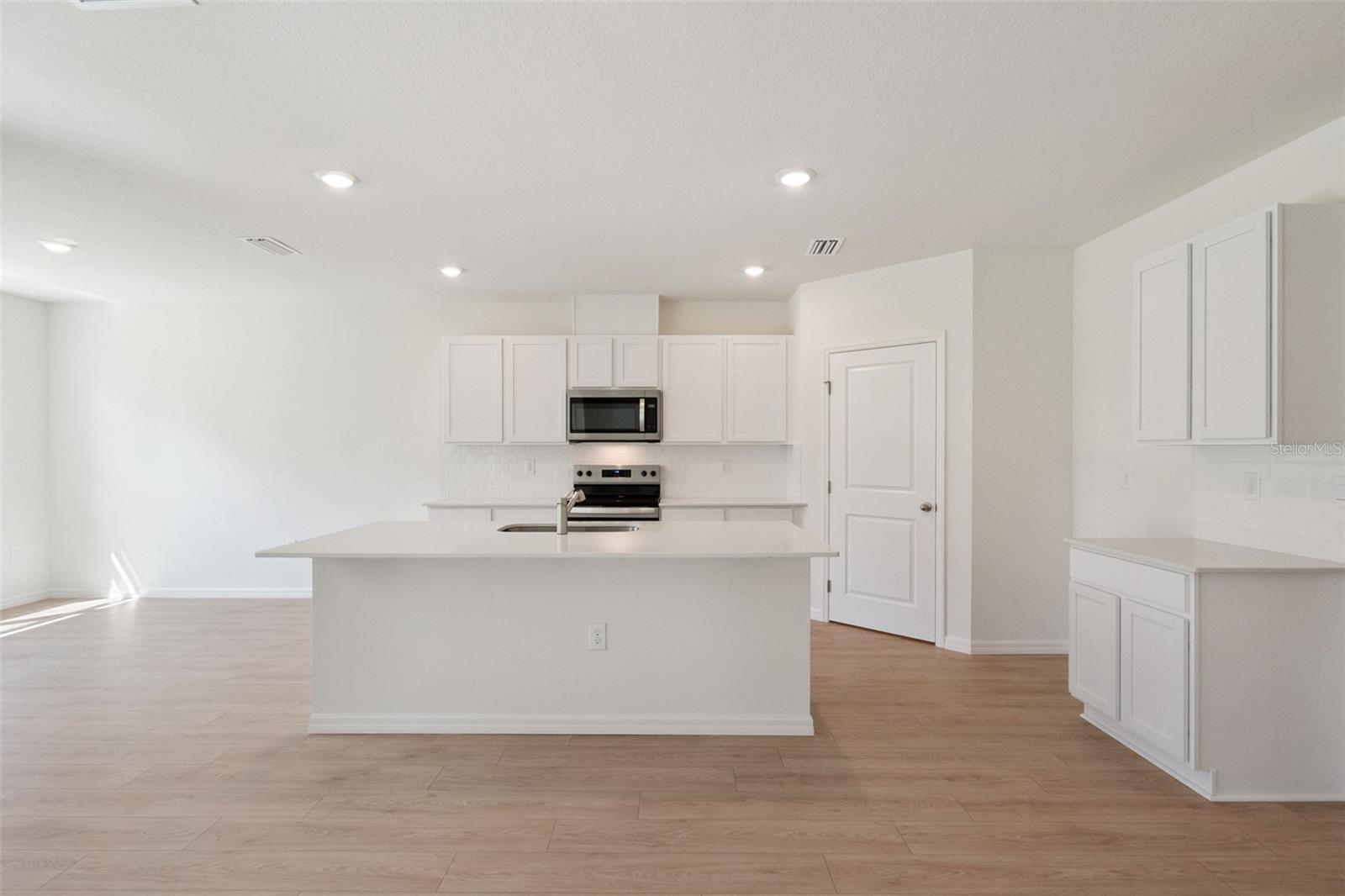 2509 Dorset Ct Property Photo 18