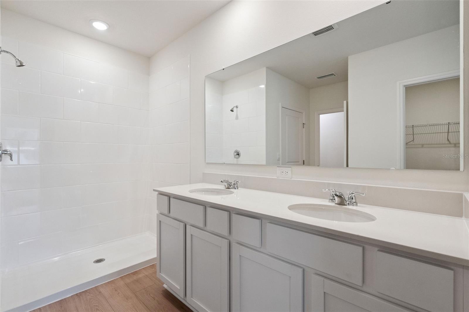 2509 Dorset Ct Property Photo 30