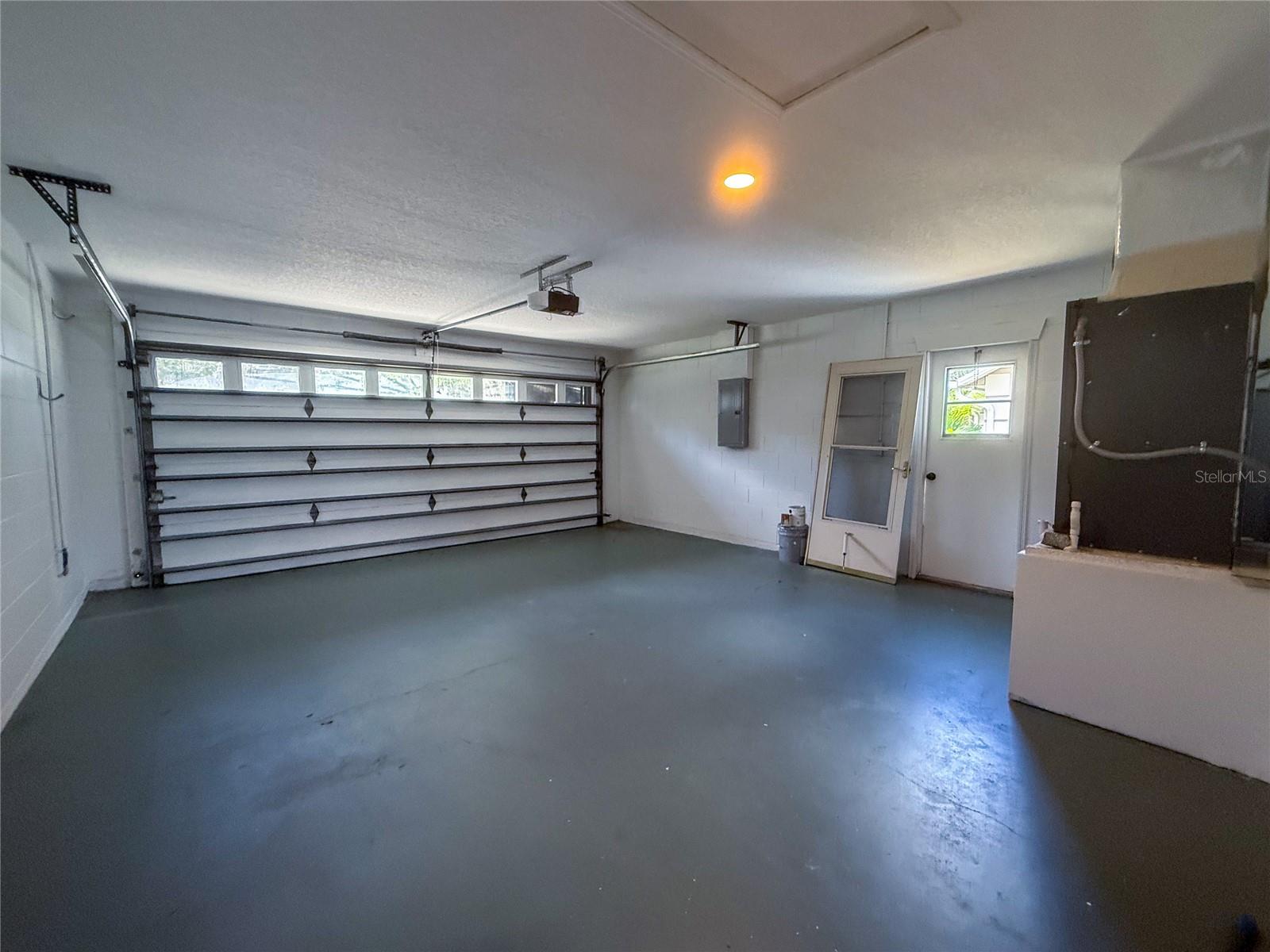 1367 Hensley Dr Property Photo 14