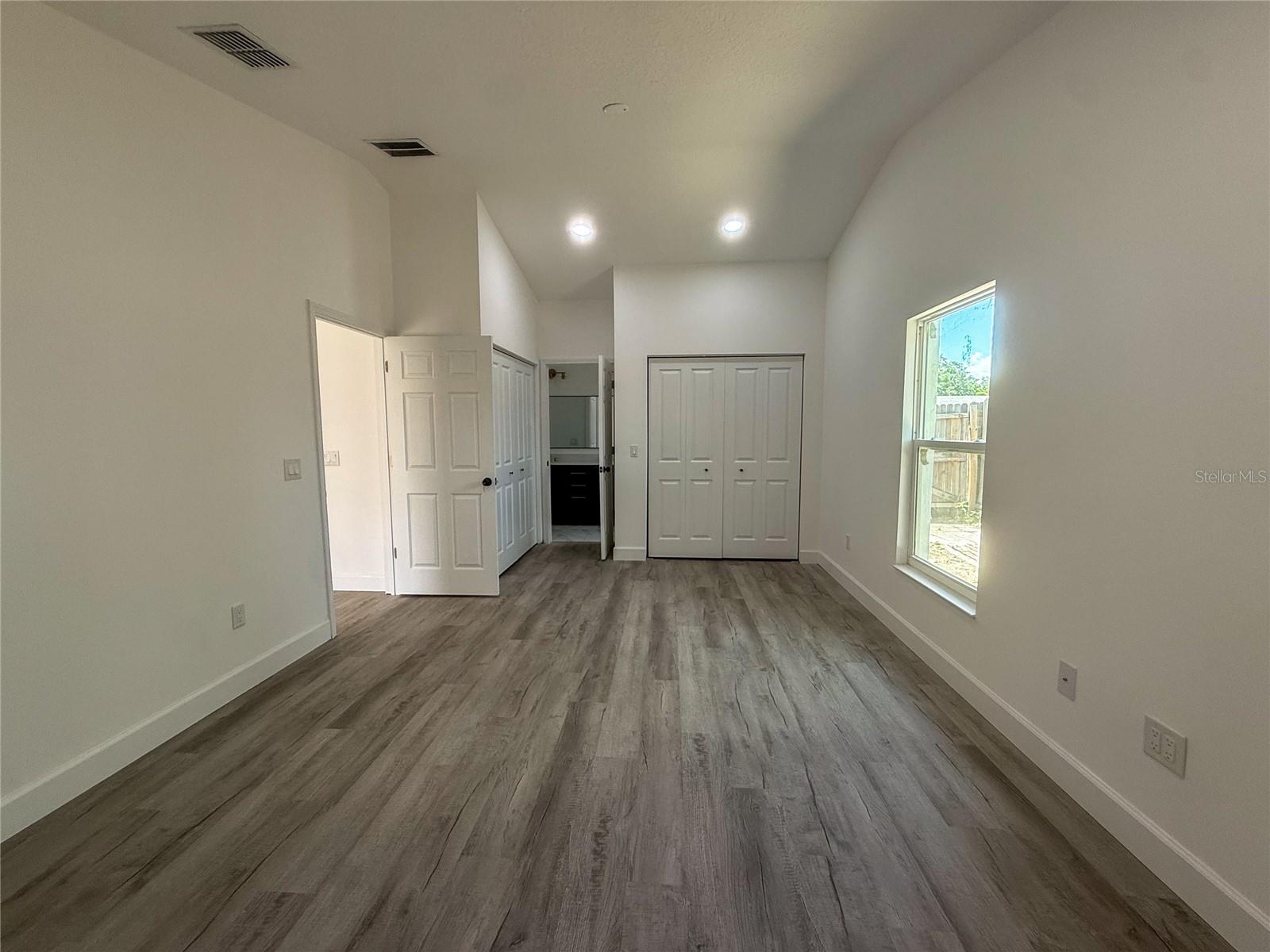 1367 Hensley Dr Property Photo 18