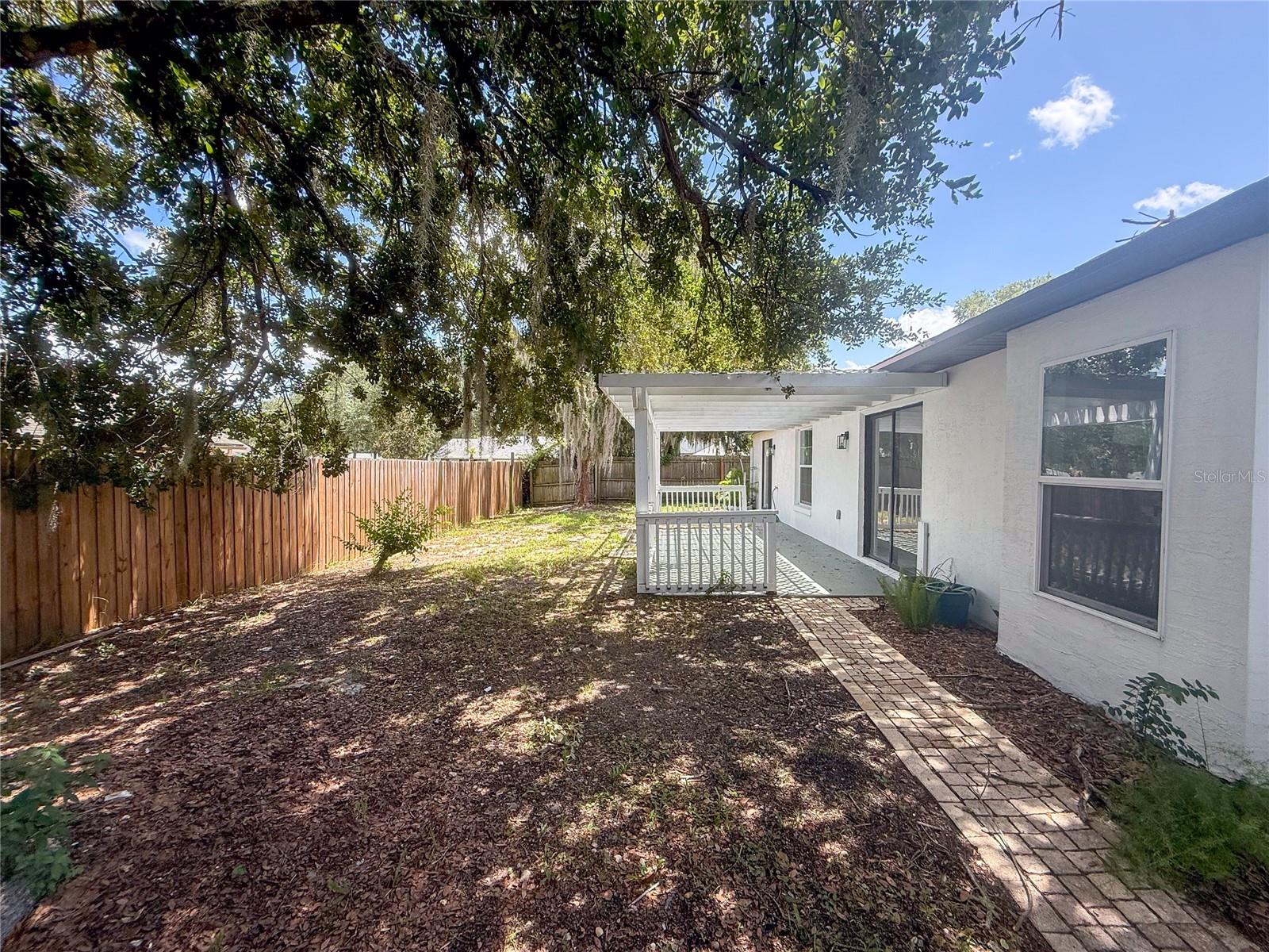 1367 Hensley Dr Property Photo 34