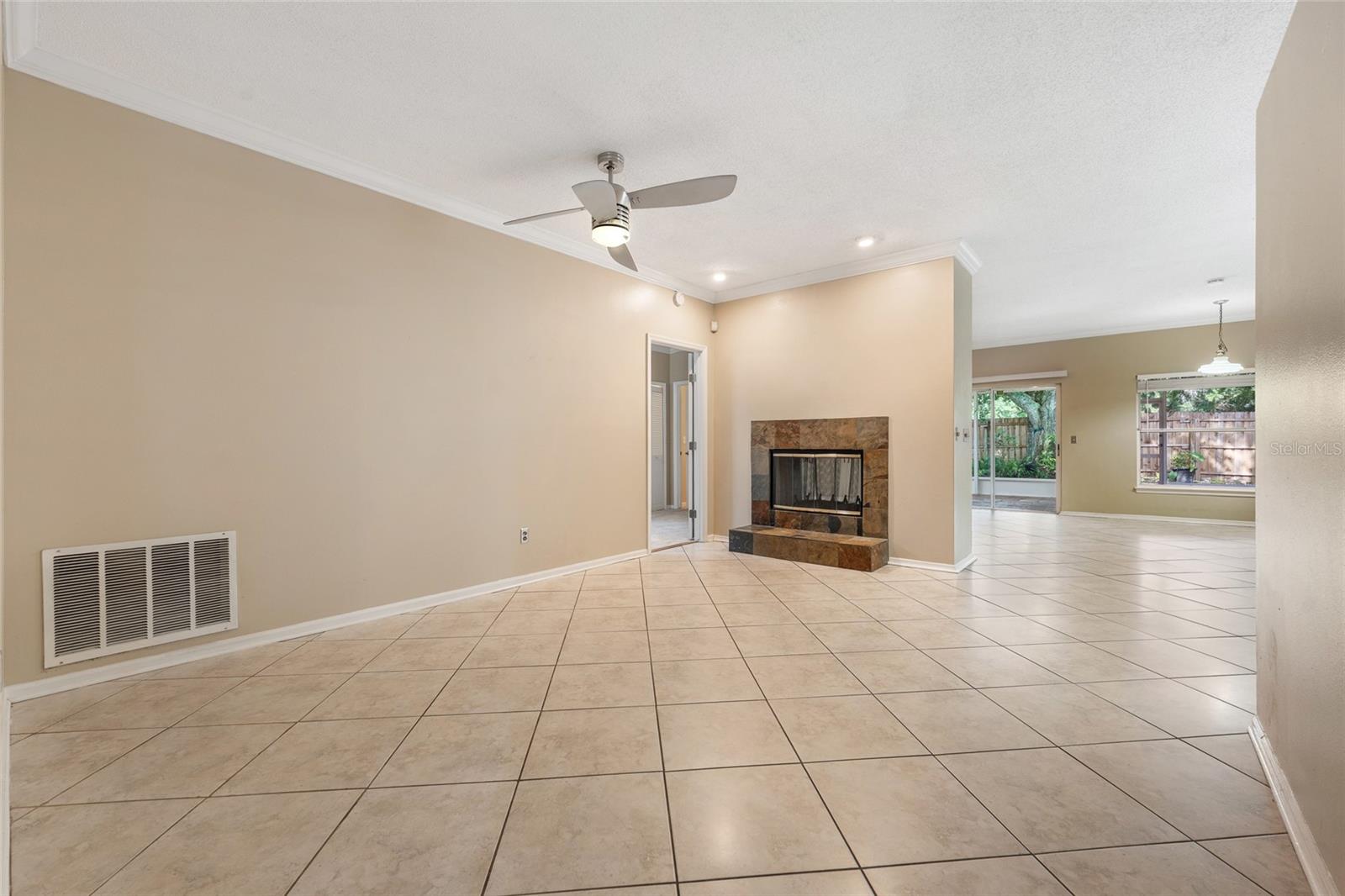 7909 Waldorf Ct Property Photo 5