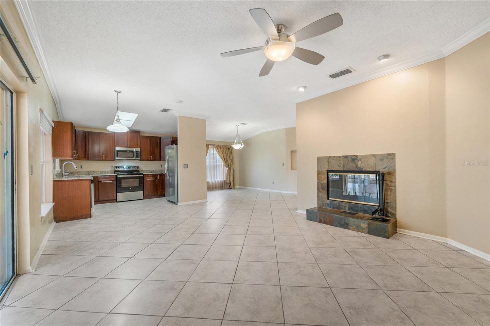 7909 Waldorf Ct Property Photo 18