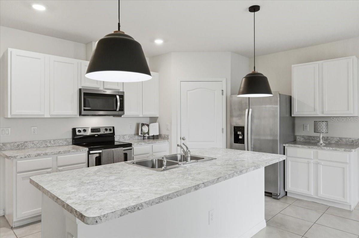 417 Corso Loop Property Photo 6