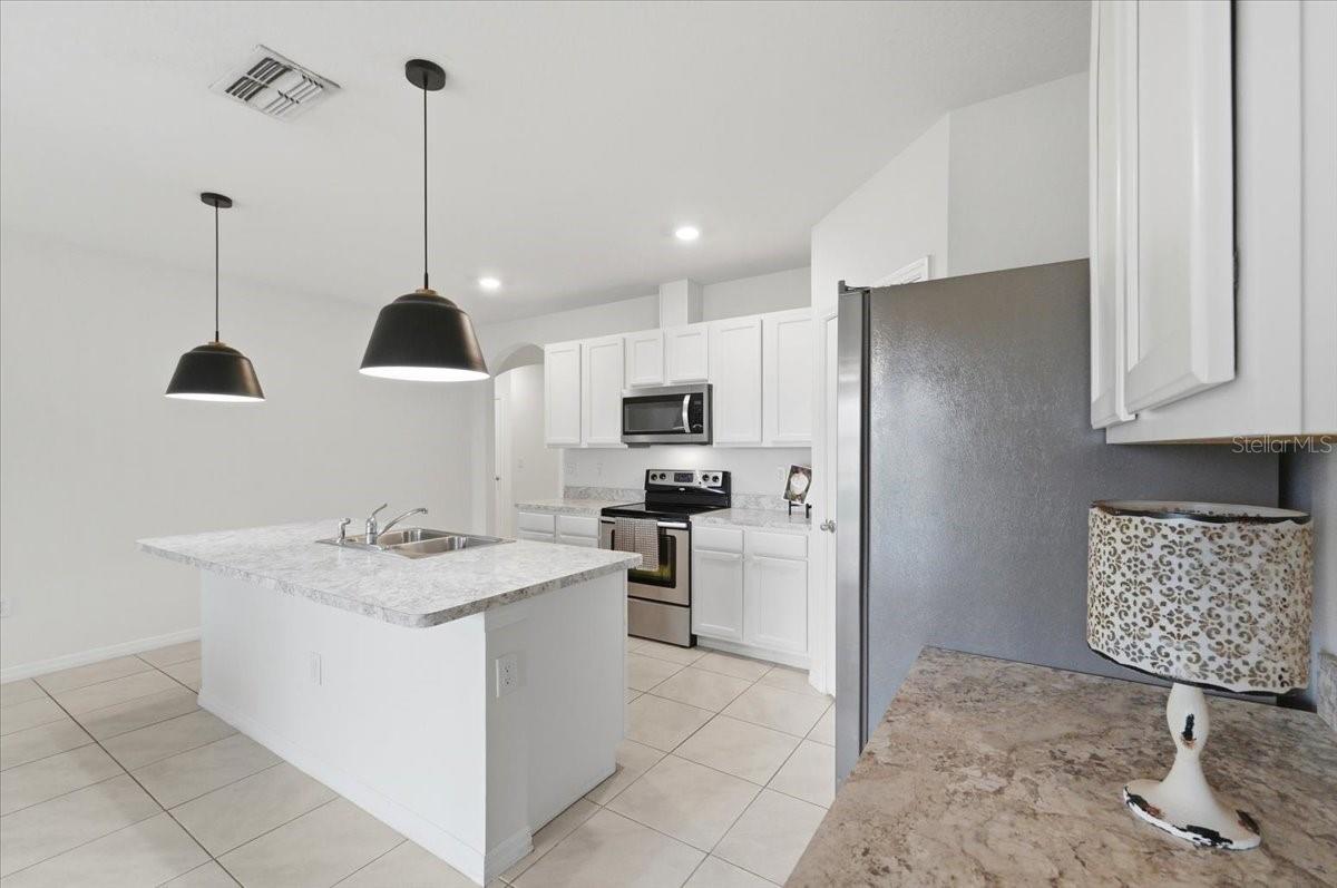 417 Corso Loop Property Photo 7