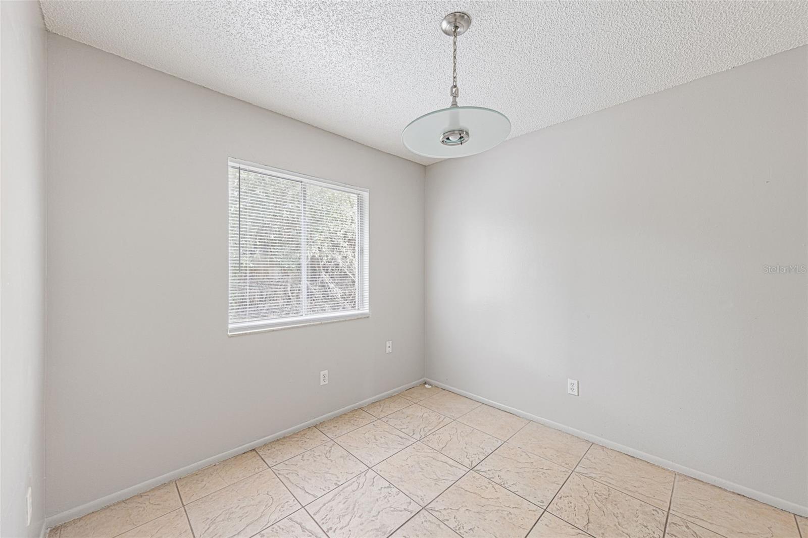 46 N Fairfax Ave Property Photo 4