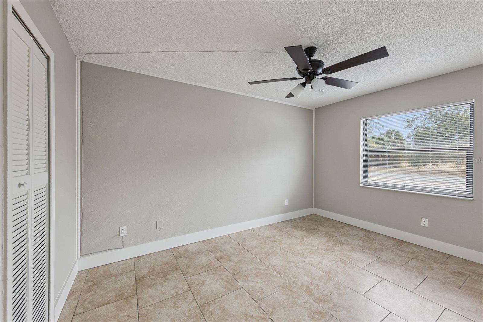 46 N Fairfax Ave Property Photo 9