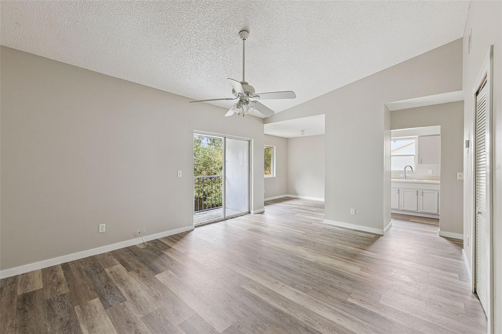 46 N Fairfax Ave Property Photo 15