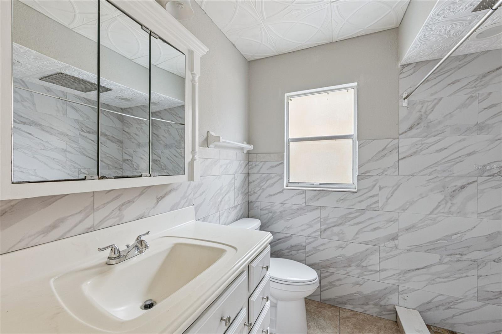 46 N Fairfax Ave Property Photo 20