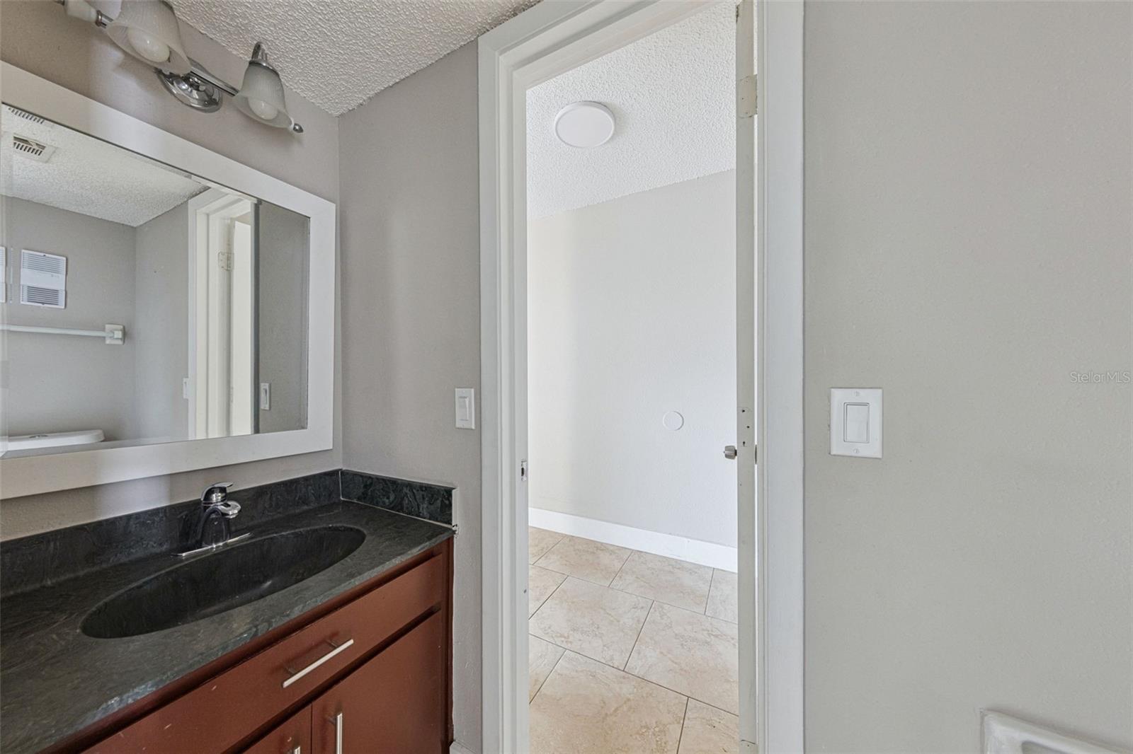 46 N Fairfax Ave Property Photo 22