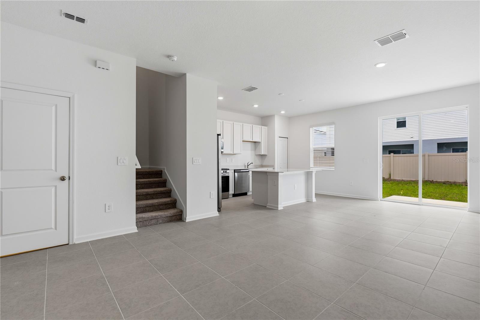3092 Chromatic St Property Photo 4