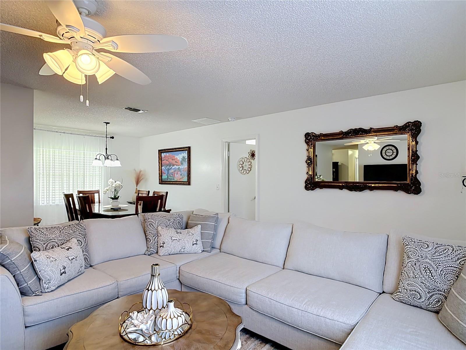 1535 Lavilla St Property Photo 4