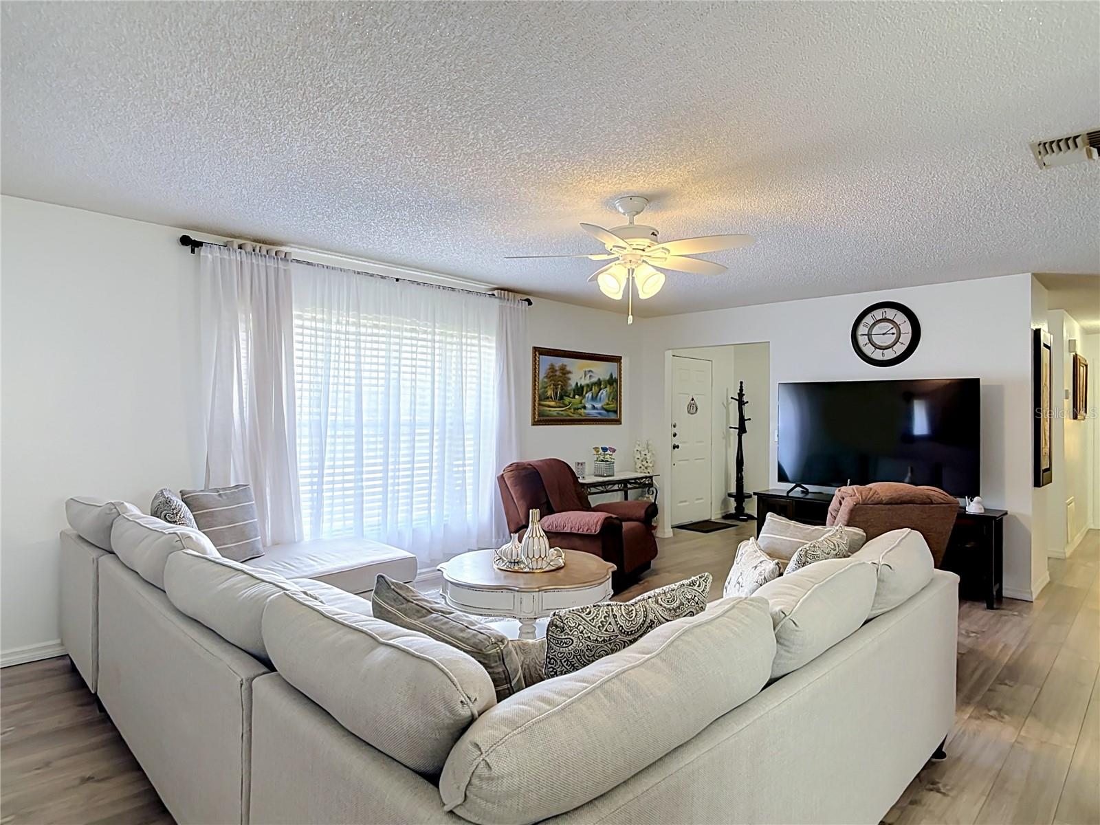 1535 Lavilla St Property Photo 7