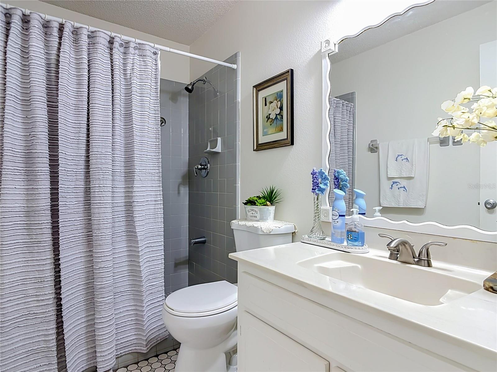 1535 Lavilla St Property Photo 25