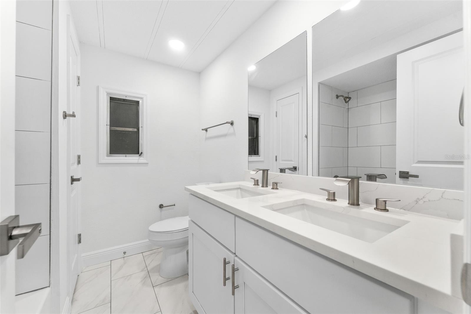 130 Florence Blvd Property Photo 10