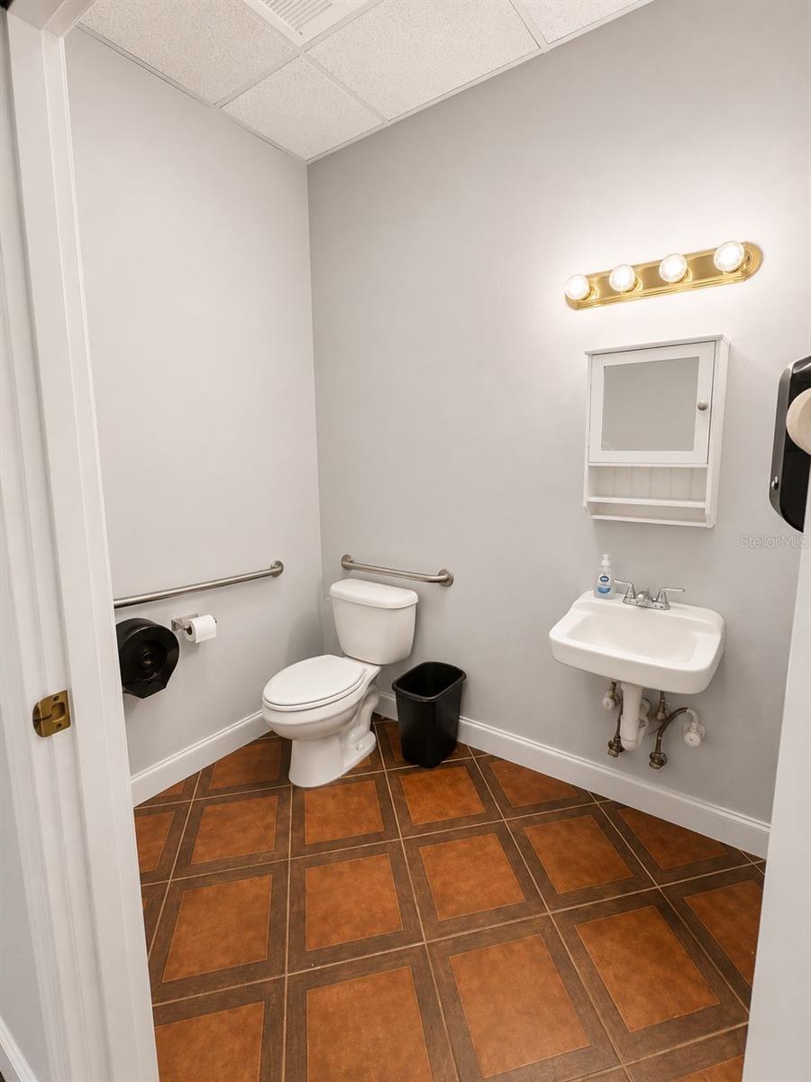 270 Nw Peacock Blvd #104 Property Photo 6