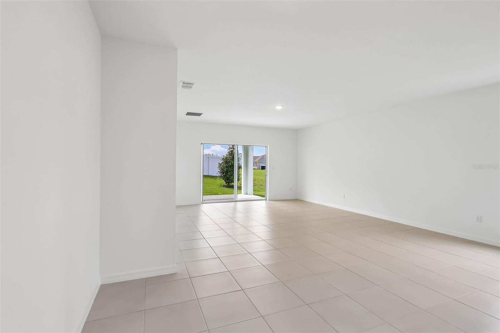 6985 Broad Wing Loop Property Photo 5