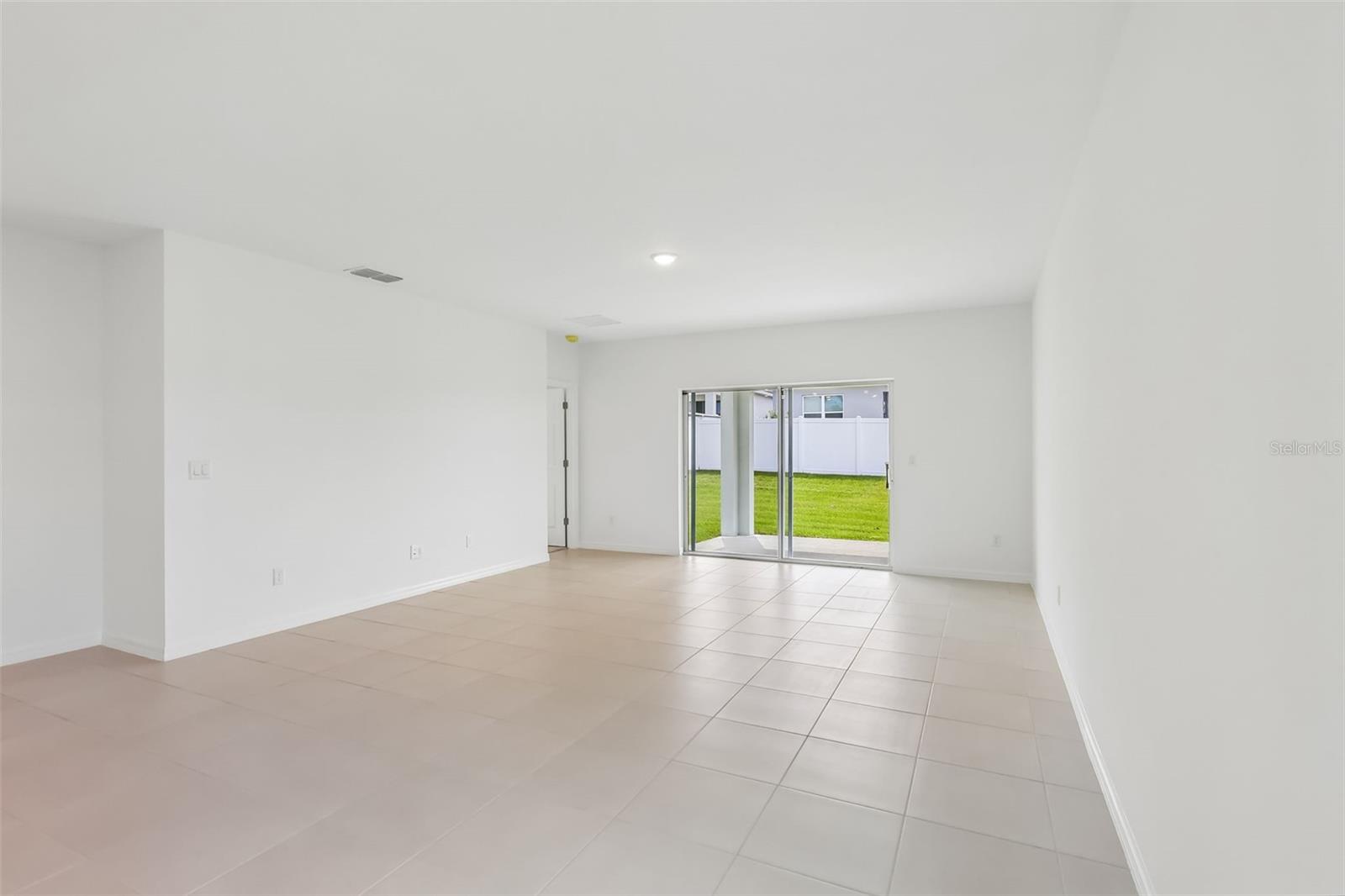 6985 Broad Wing Loop Property Photo 7