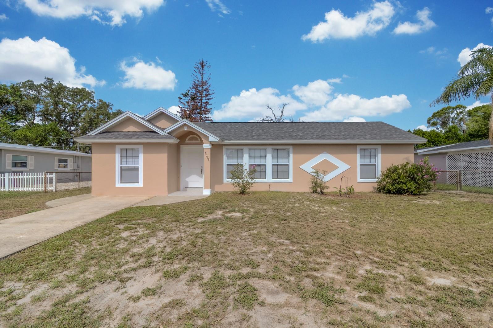 2322 Vincent Rd Property Photo 1
