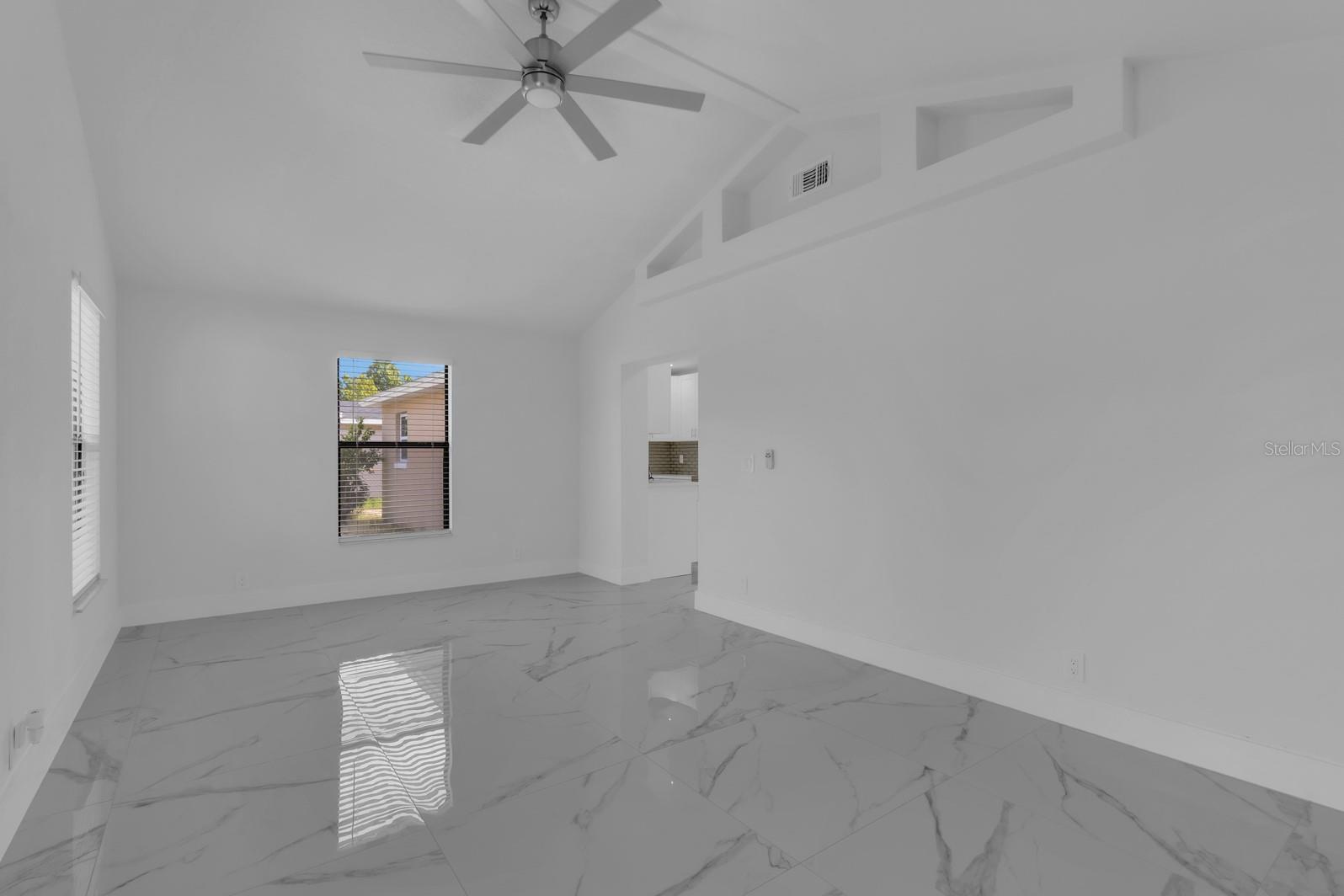 2322 Vincent Rd Property Photo 11