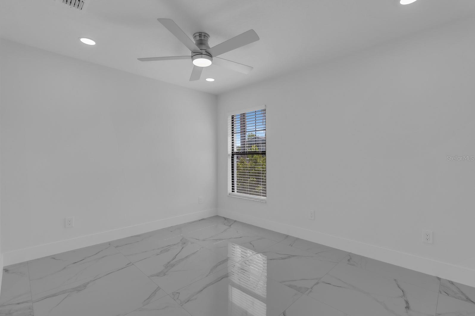 2322 Vincent Rd Property Photo 12