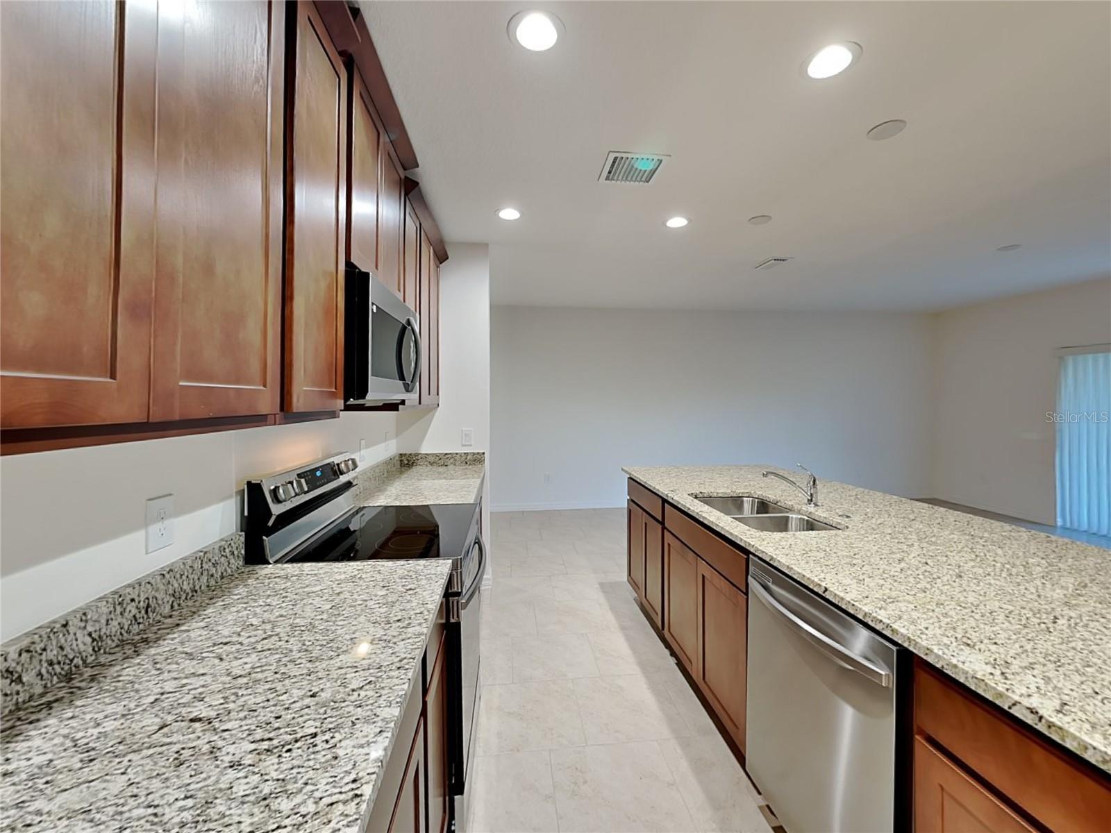 1615 Cloudy Ct Property Photo 4