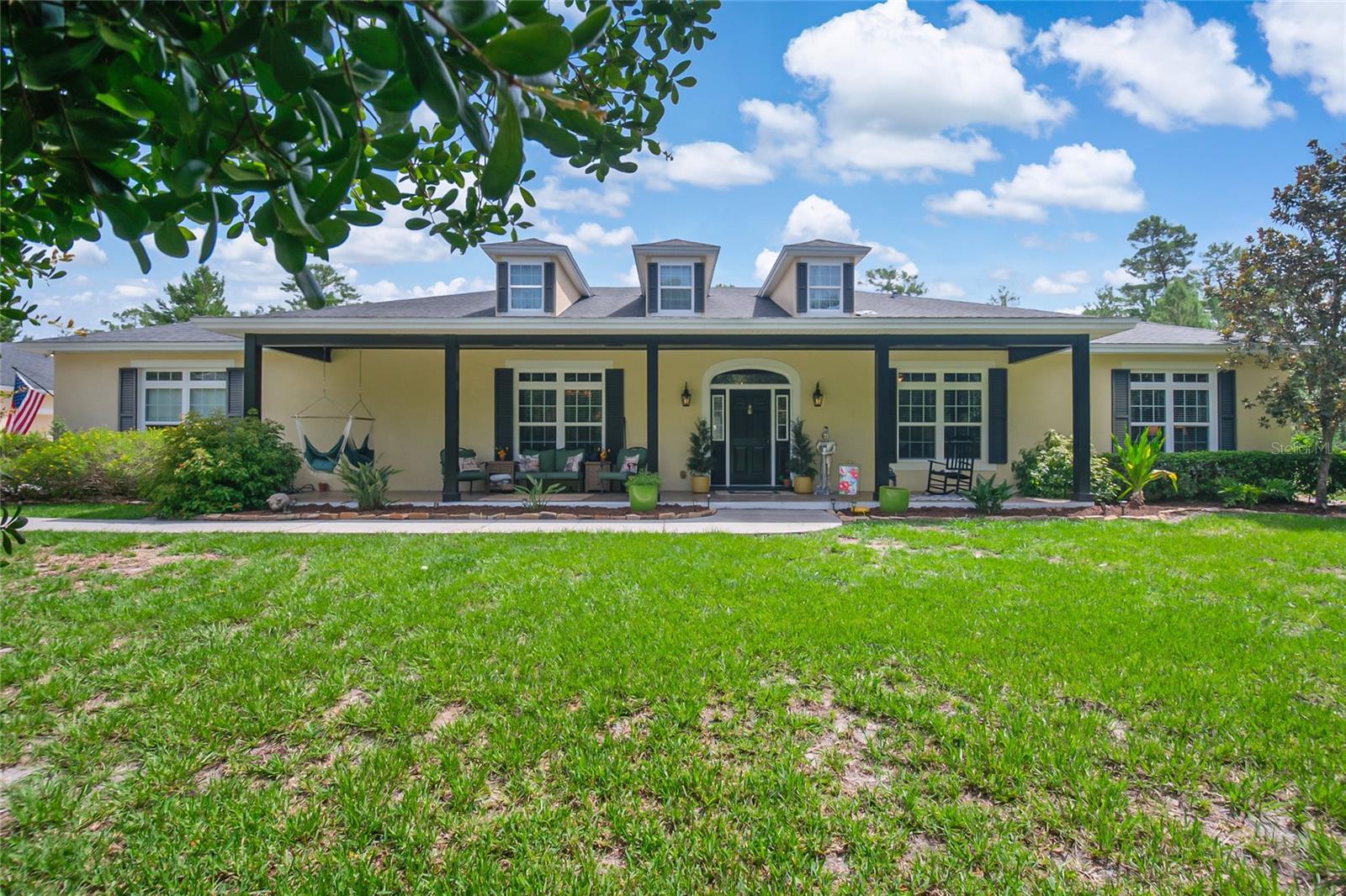 450 Valley Stream Dr Property Photo 2