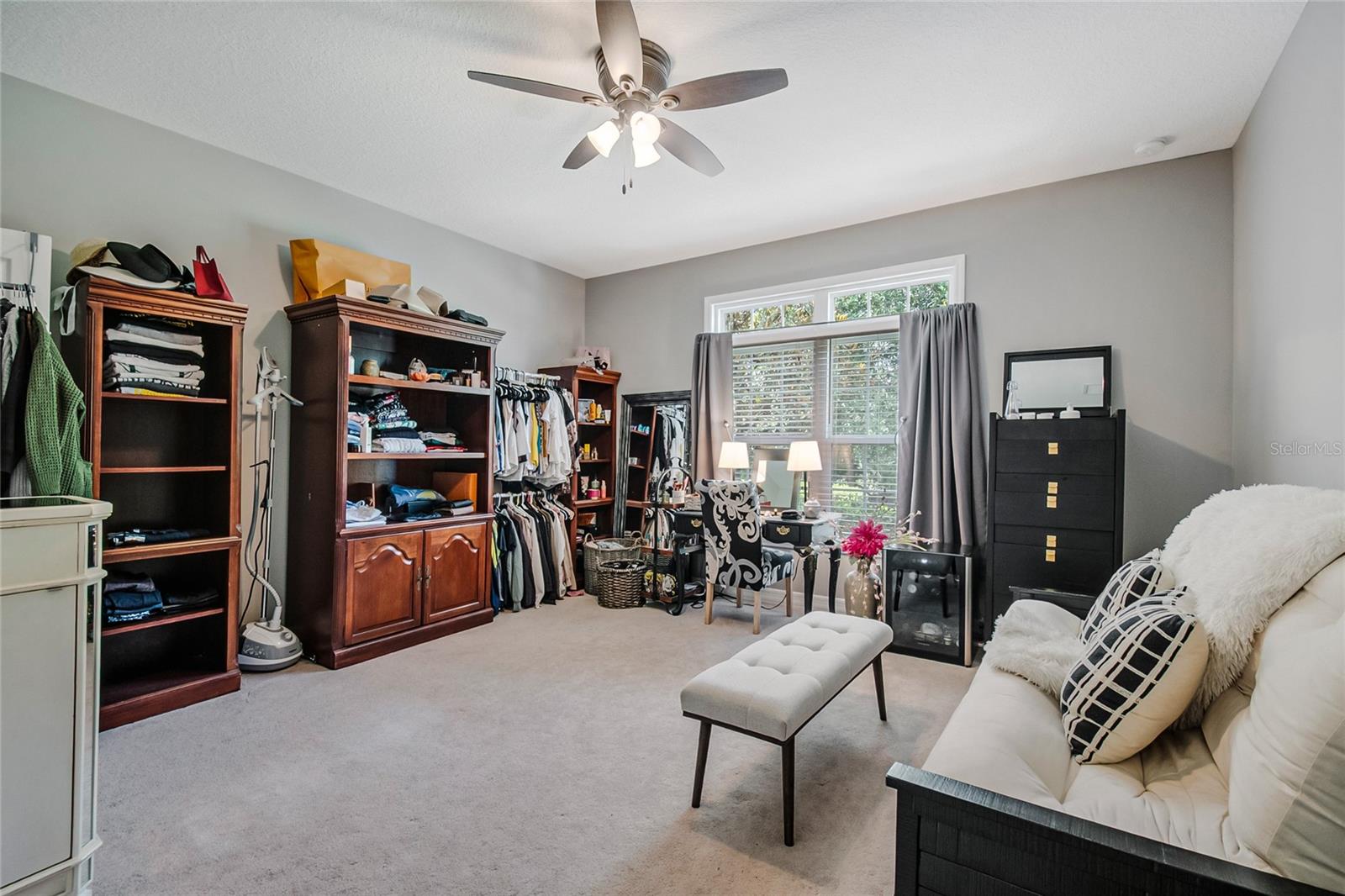 450 Valley Stream Dr Property Photo 32