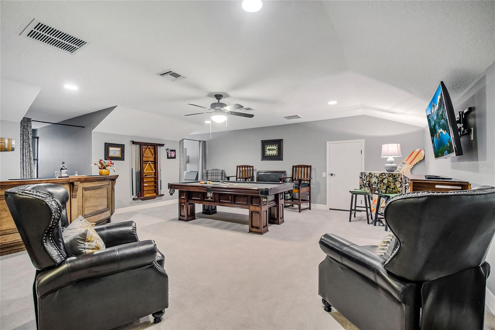 450 Valley Stream Dr Property Photo 40