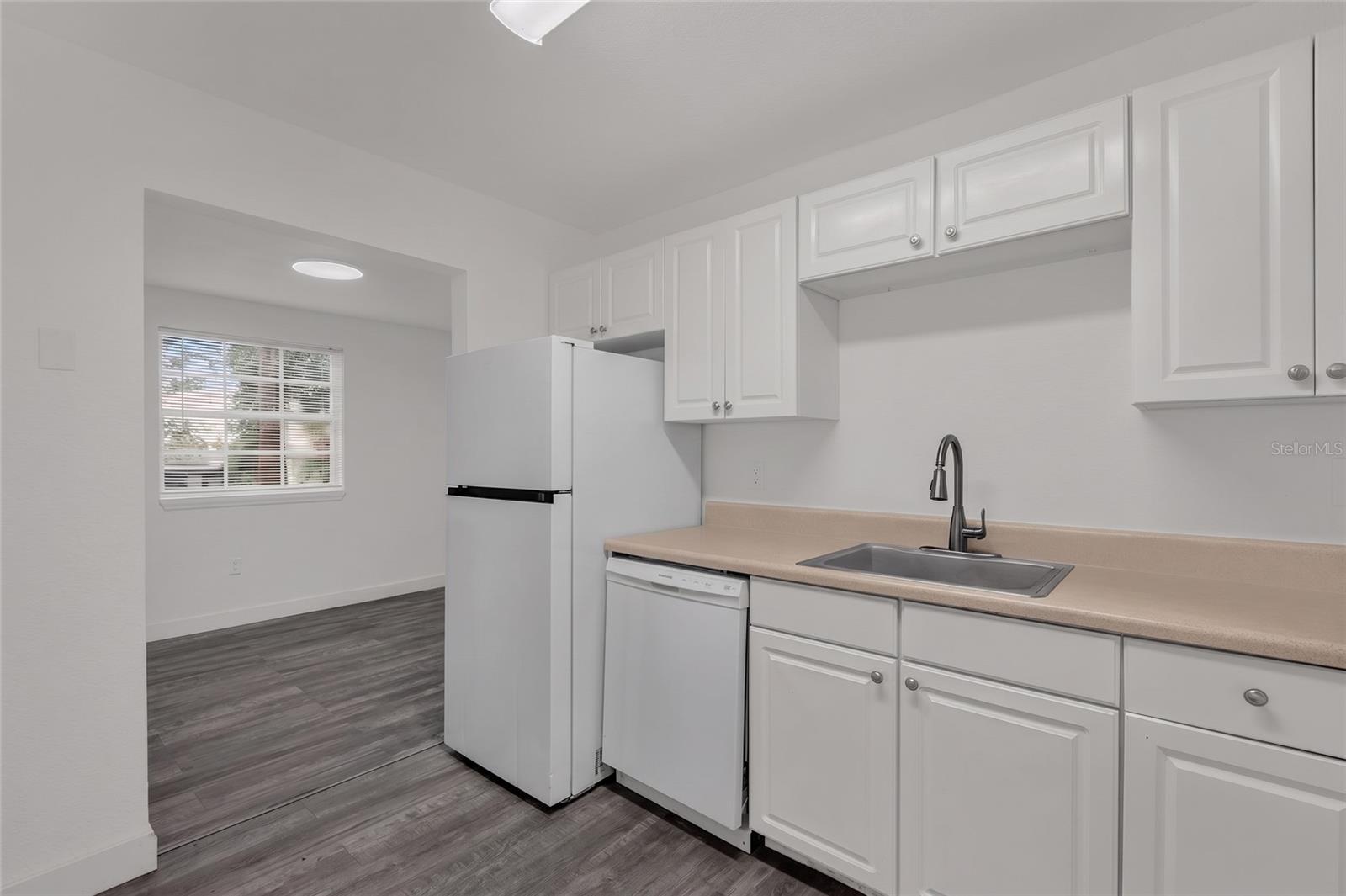 3987 Versailles Dr #3987f Property Photo 6
