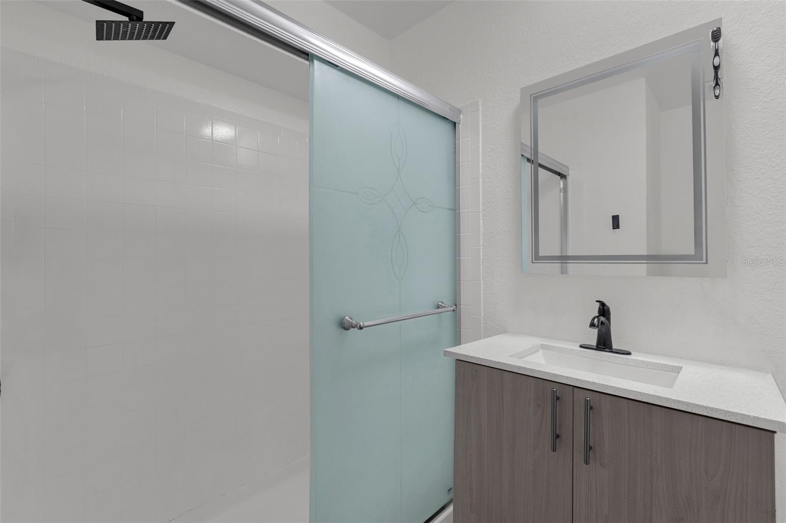 3987 Versailles Dr #3987f Property Photo 8