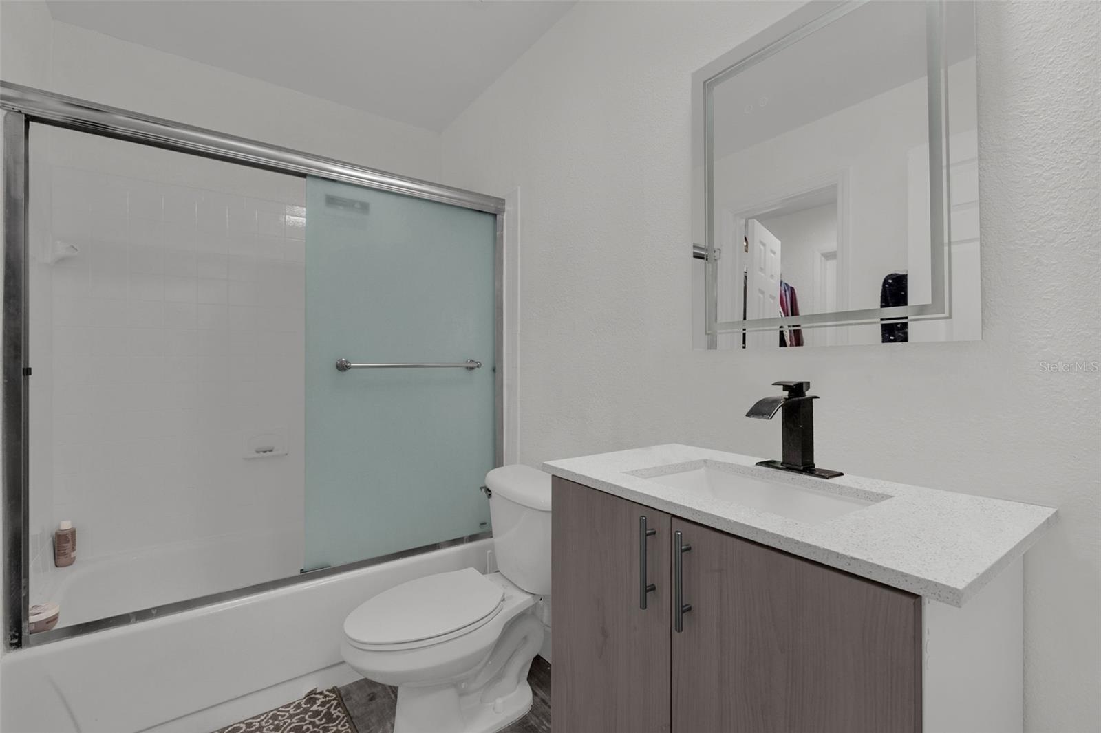 3987 Versailles Dr #3987f Property Photo 9