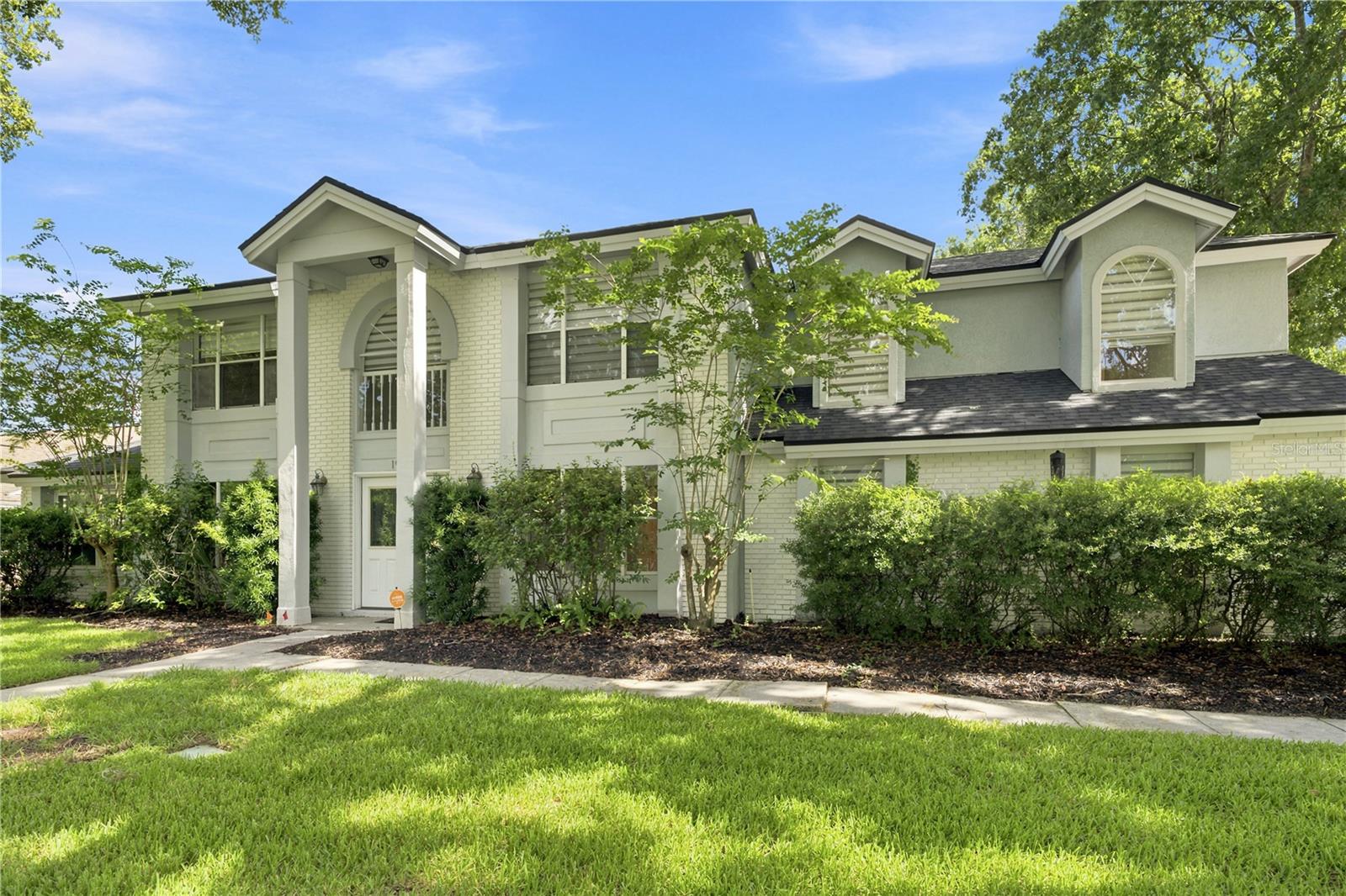 1927 Palm View Dr Property Photo 2