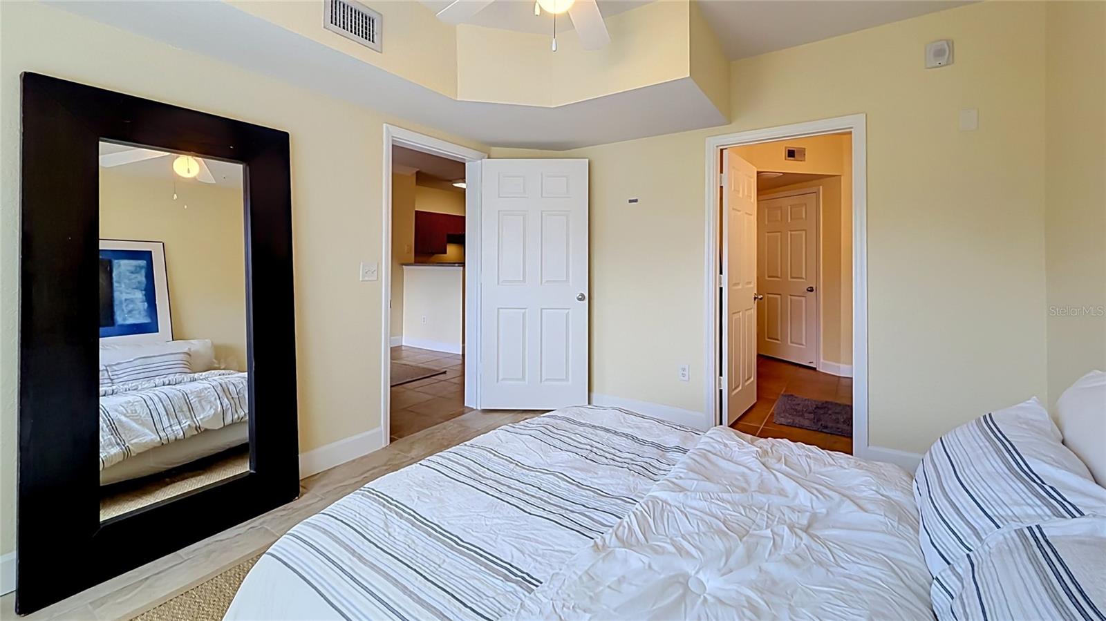 202 E South St #4040 Property Photo 15