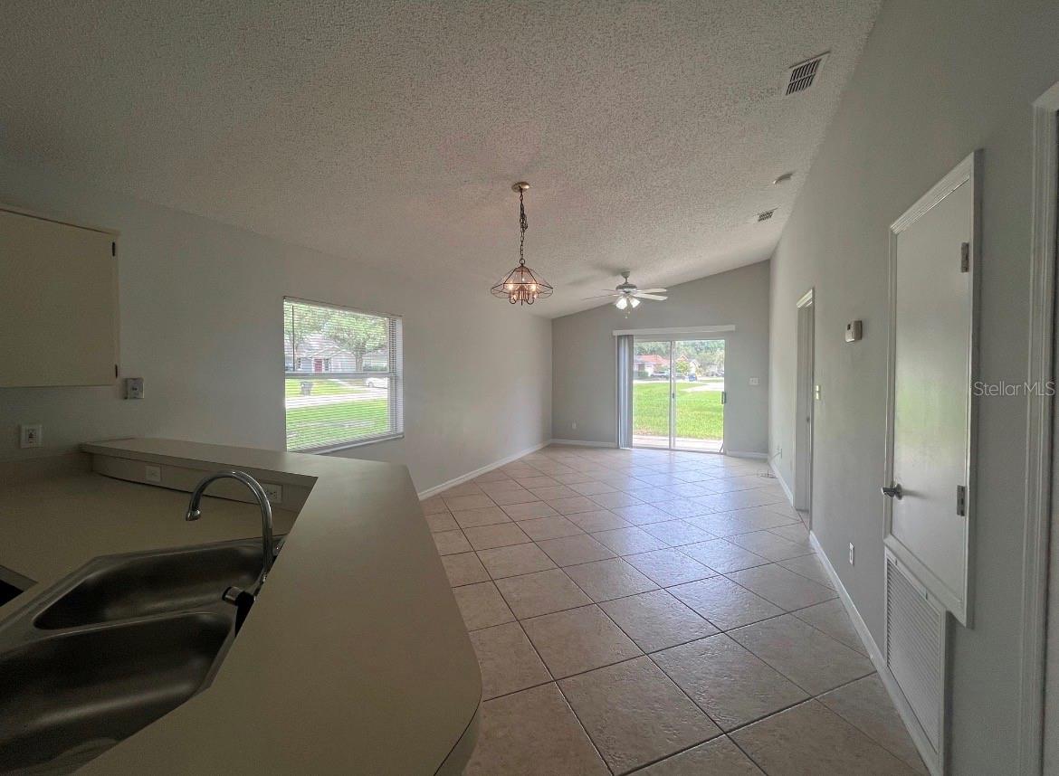9618 Rivers Bend Ct Property Photo 3
