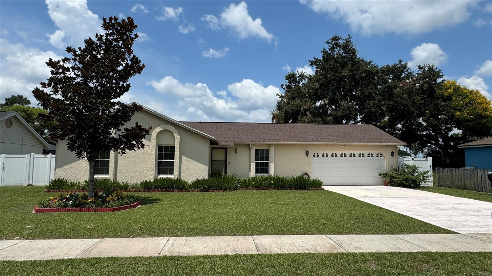 4026 Killian Dr. Property Photo 1