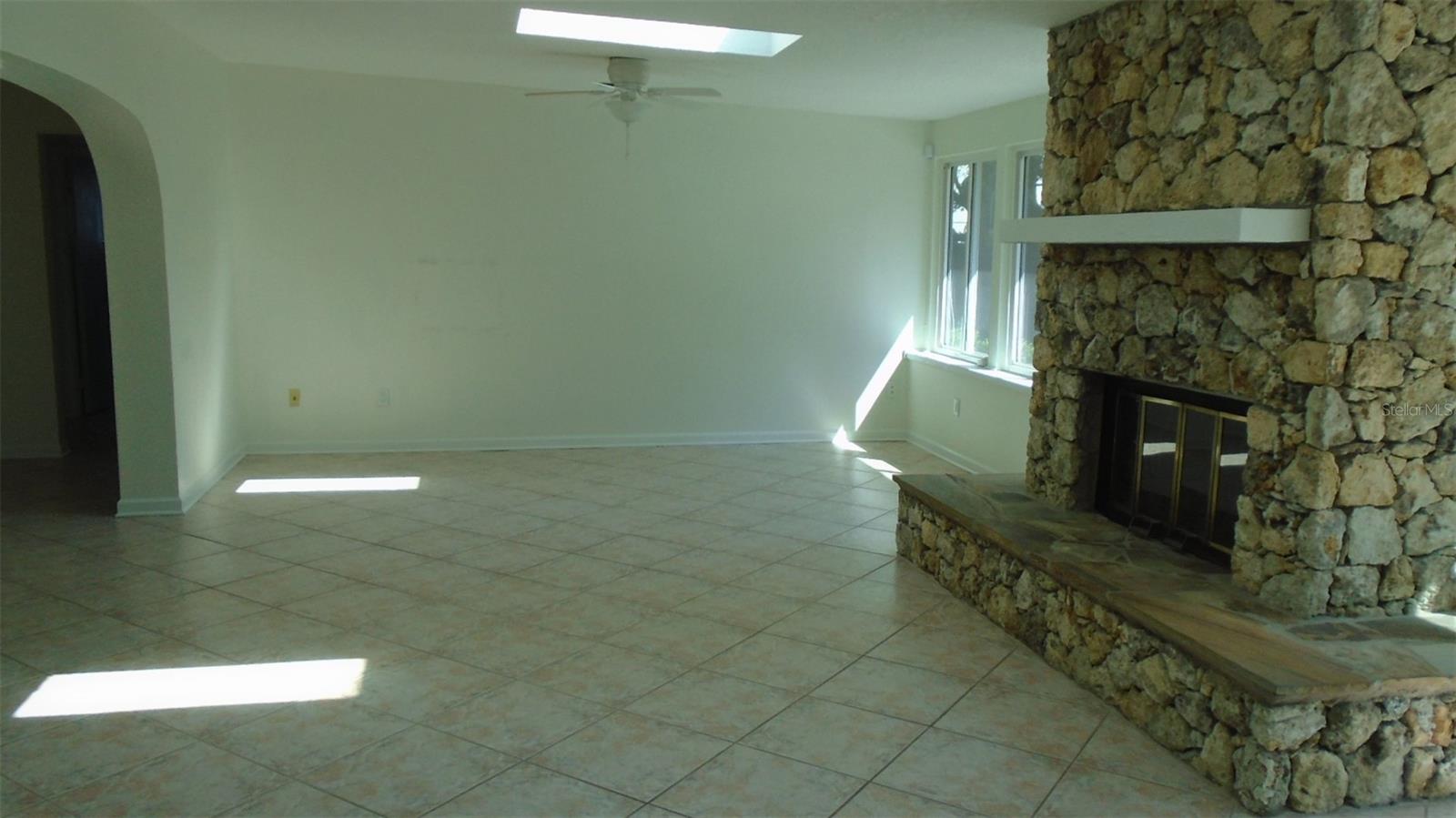 420 Arapaho Trl Property Photo 4