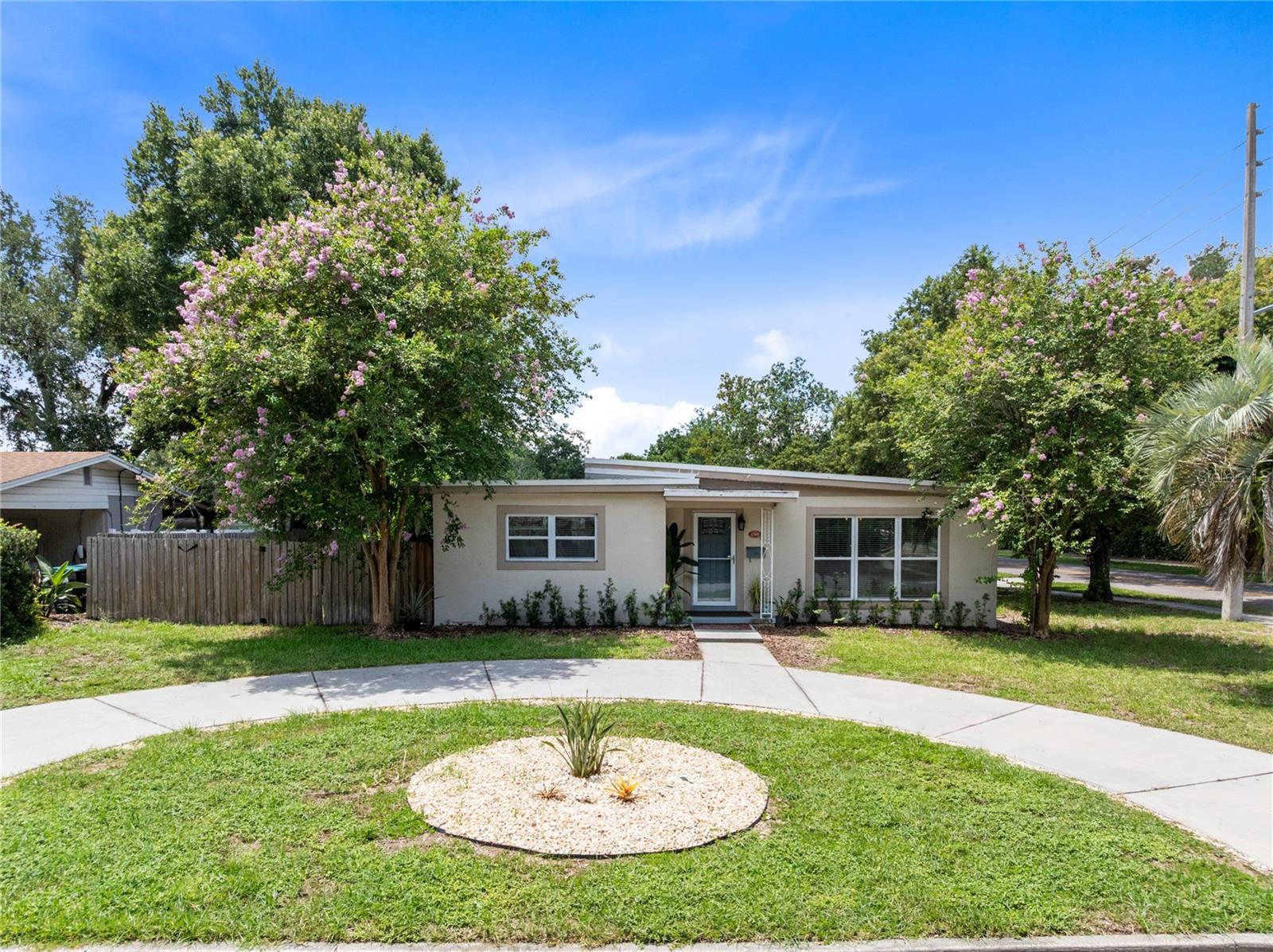 1502 Montcalm St Property Photo 1