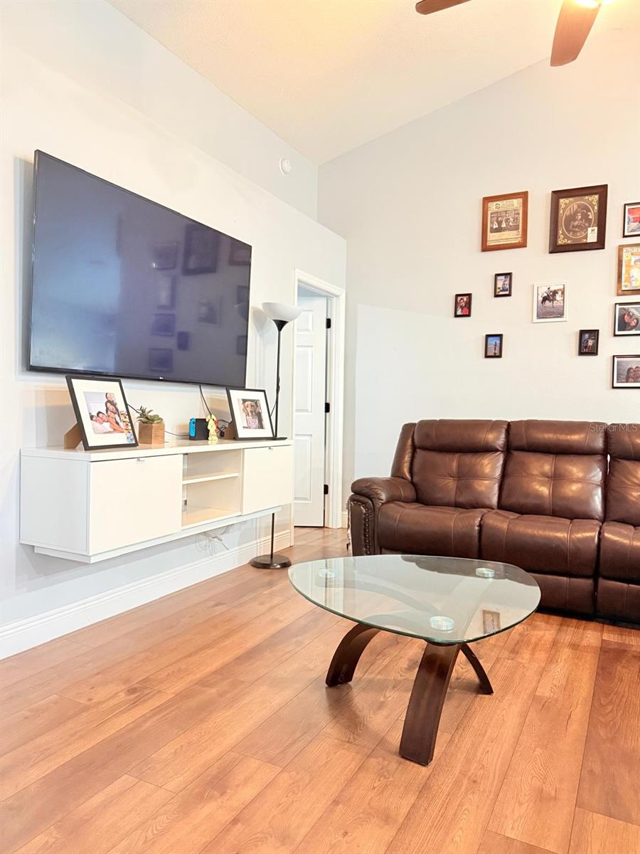 16425 Golden Eagle Blvd Property Photo 4