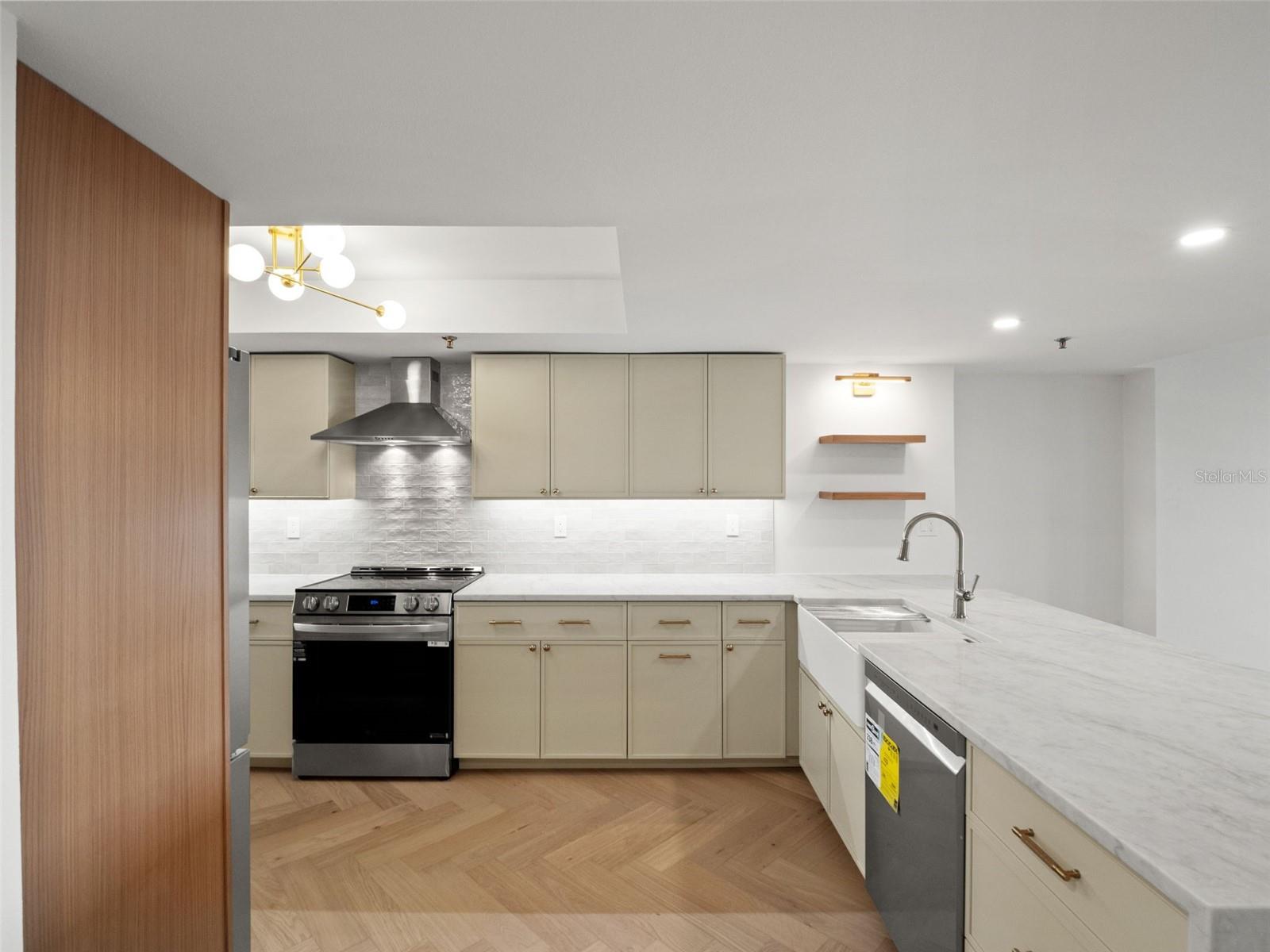 530 E Central Blvd #405 Property Photo 13