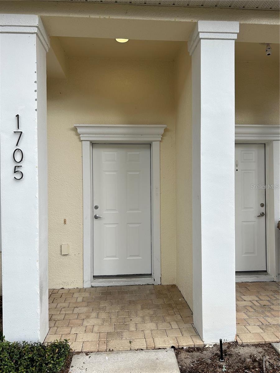 1705 Retreat Cir Property Photo 3