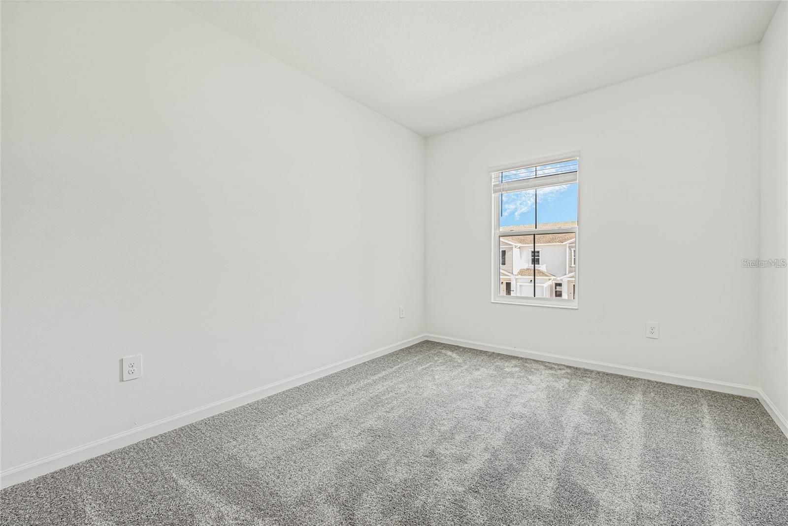 3286 Laurent Loop Property Photo 4