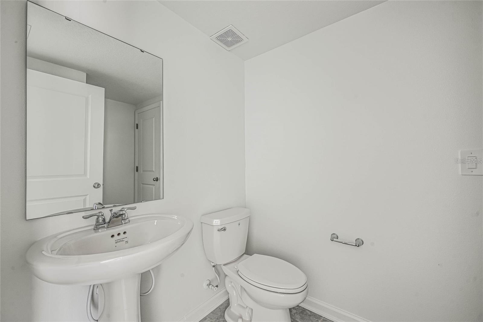 3286 Laurent Loop Property Photo 11